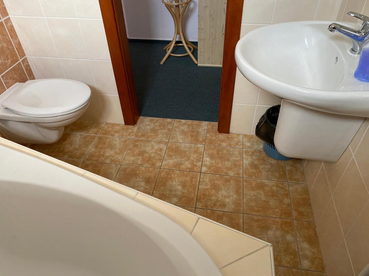 Pension Holiday Vrchlabí Zewnętrze zdjęcie