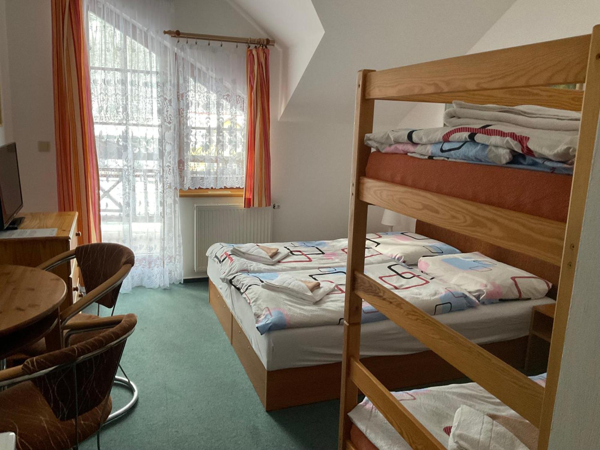 Pension Holiday Vrchlabí Zewnętrze zdjęcie