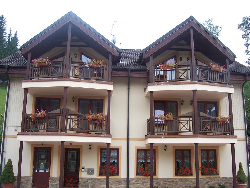 Pension Holiday Vrchlabí Zewnętrze zdjęcie